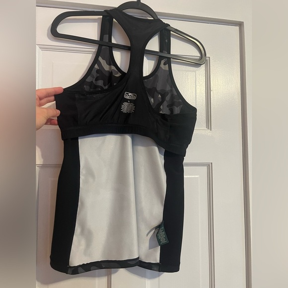 #15 LAUREN RALPH LAUREN • GREEN LABEL • CAMOUFLAGE ATHLETIC RACERBACK TANK - Picture 4 of 7